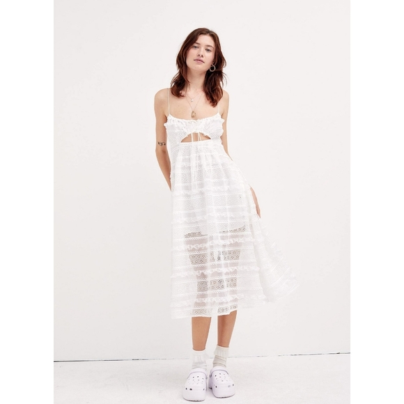 For Love And Lemons Dresses & Skirts - For Love and Lemons Cameron Embroidered Lace Ruffle Midi Dress